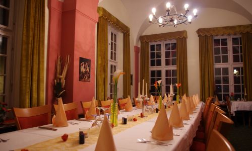 Nebenzimmer Park Restaurant Rastatt gedeckte Tafel für Gruppen
